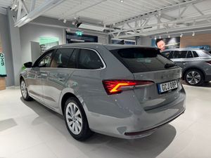 Skoda Octavia bild 2