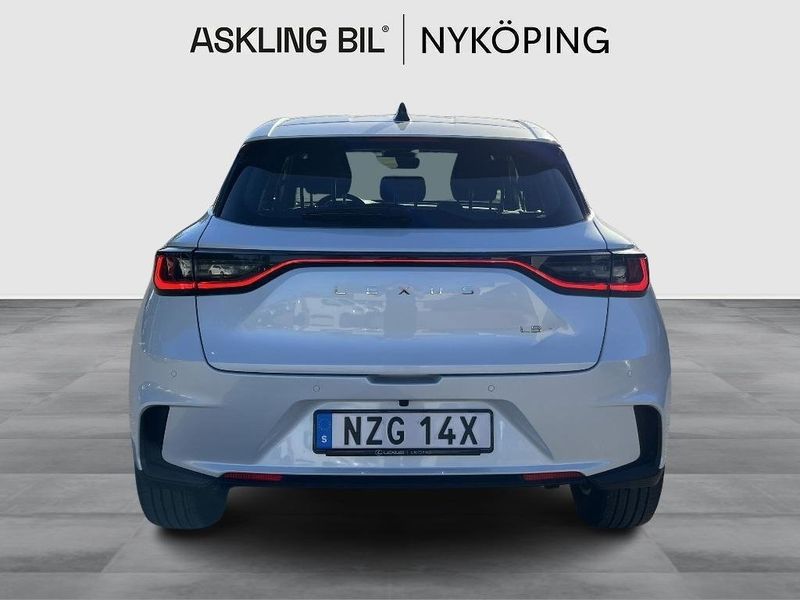 Lexus LBX bild 4