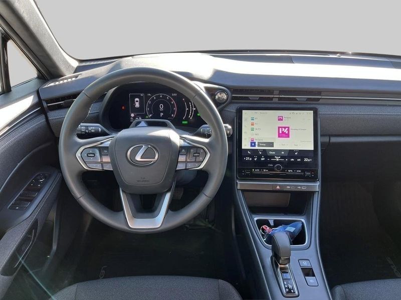 Lexus LBX bild 8