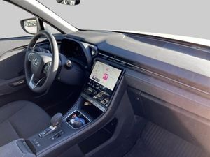 Lexus LBX bild 6