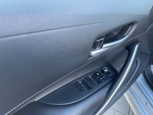 Suzuki Swace bild 10