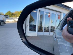Suzuki Swace bild 17