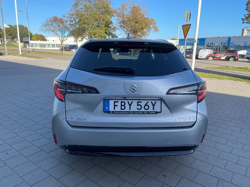 Suzuki Swace bild 6