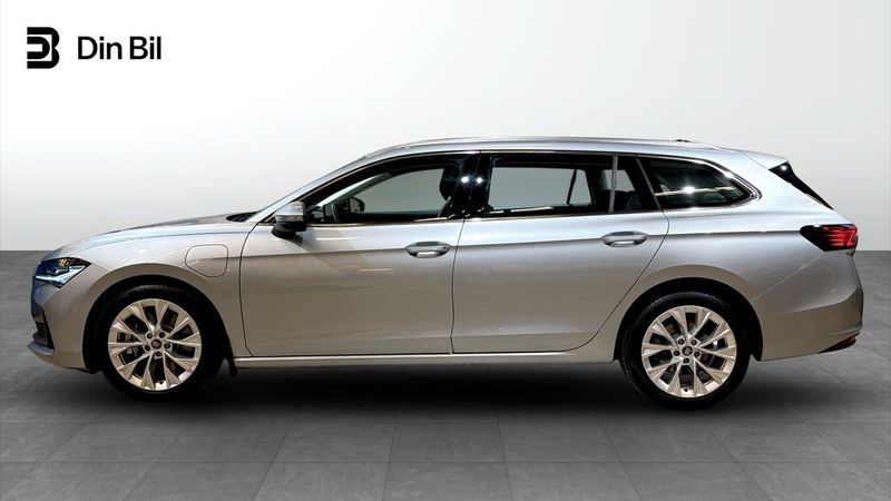 Skoda Superb bild 2