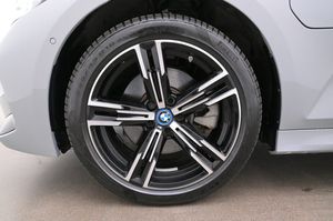 BMW 330 bild 27