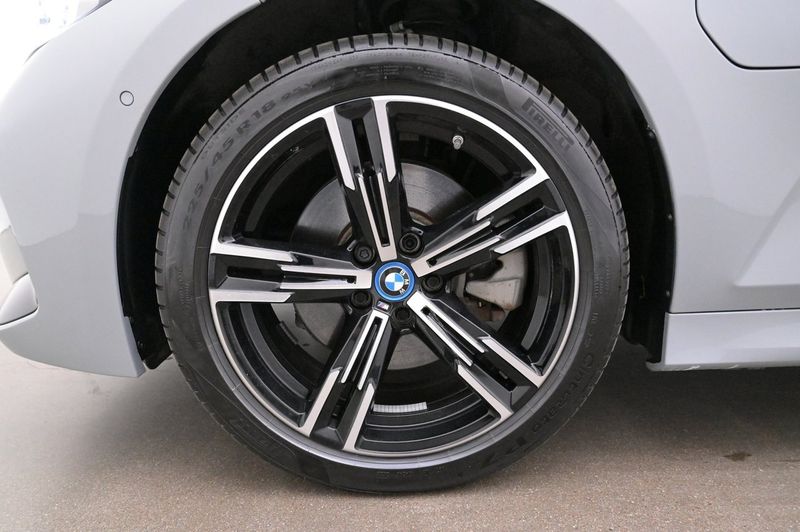 BMW 330 bild 27