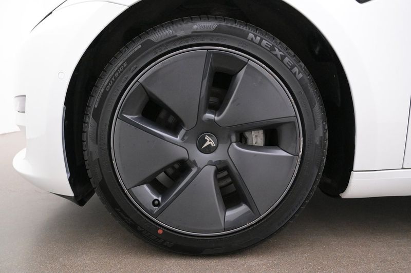 Tesla Model 3 bild 27