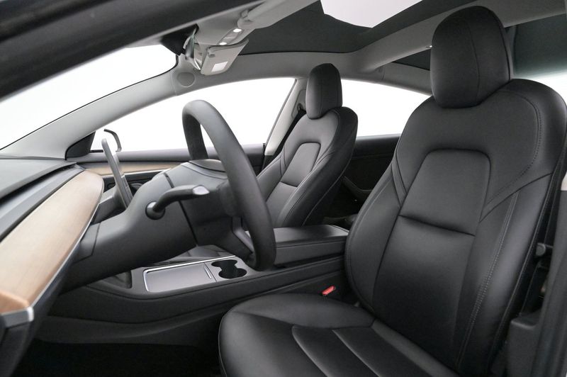 Tesla Model 3 bild 9