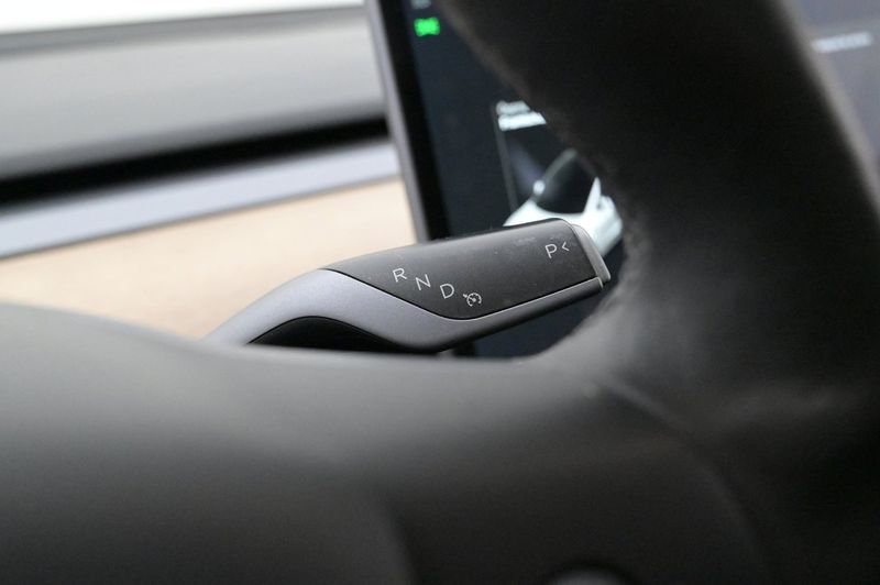 Tesla Model 3 bild 8