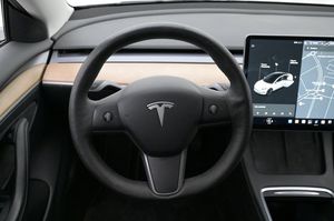 Tesla Model 3 bild 7