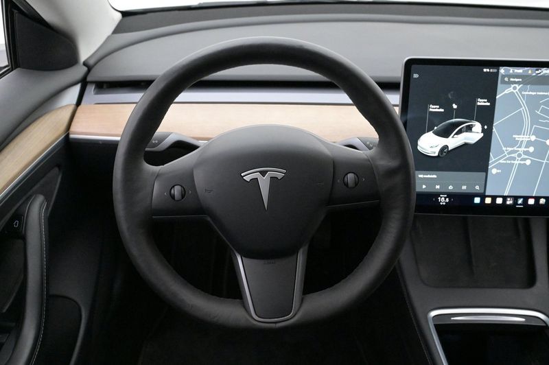 Tesla Model 3 bild 7