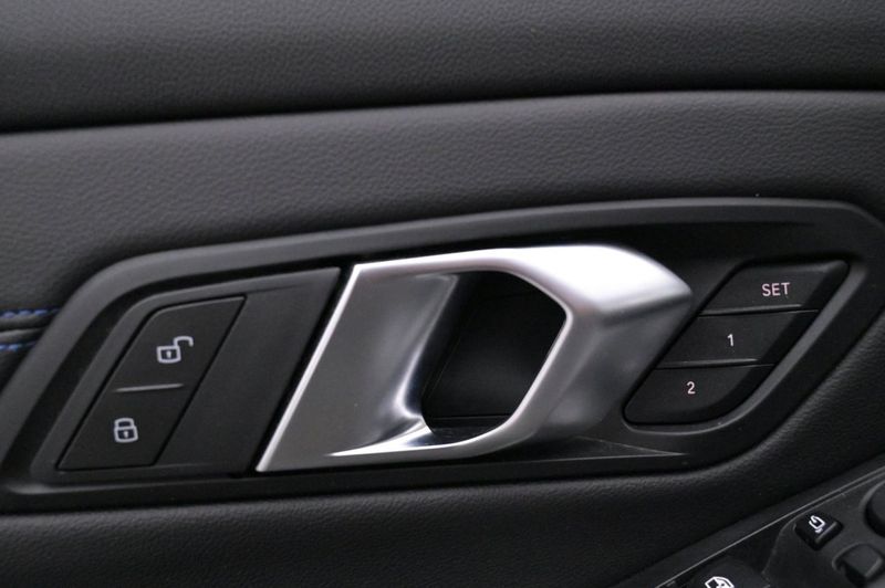 BMW 330 bild 10