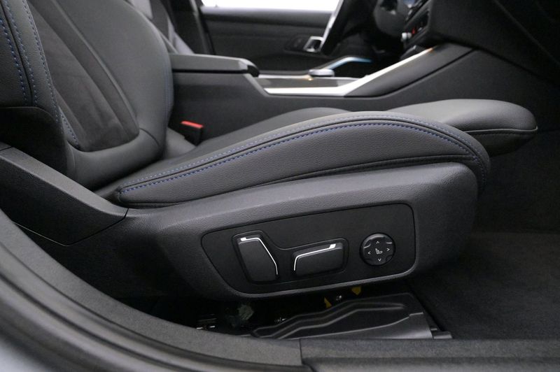 BMW 330 bild 14