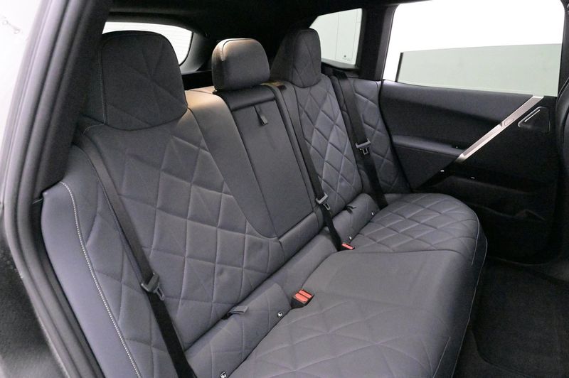 BMW iX bild 21