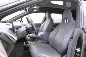 BMW iX bild 10