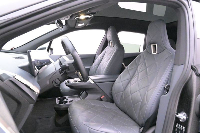 BMW iX bild 10