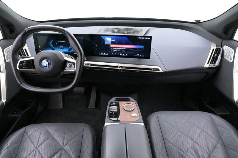 BMW iX bild 6