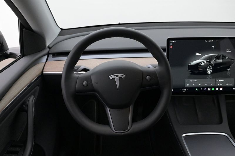 Tesla Model Y bild 7