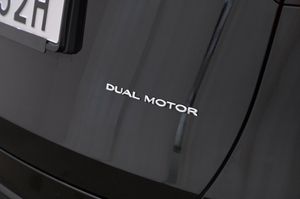 Tesla Model Y bild 25