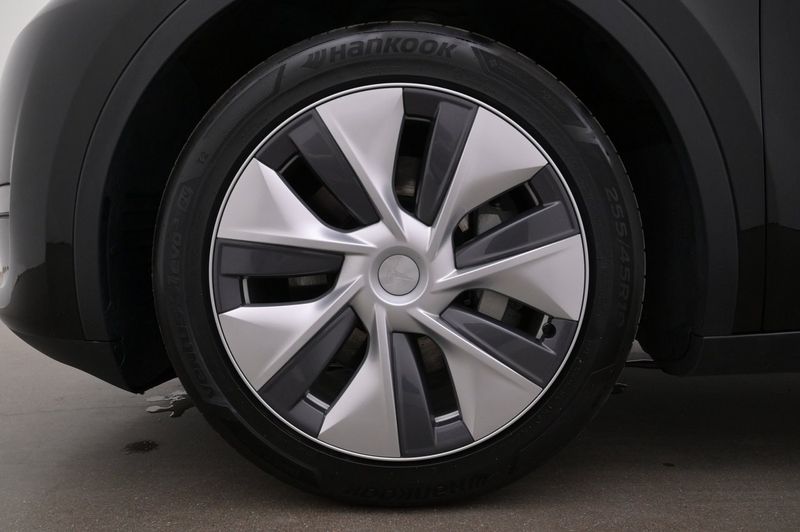 Tesla Model Y bild 27