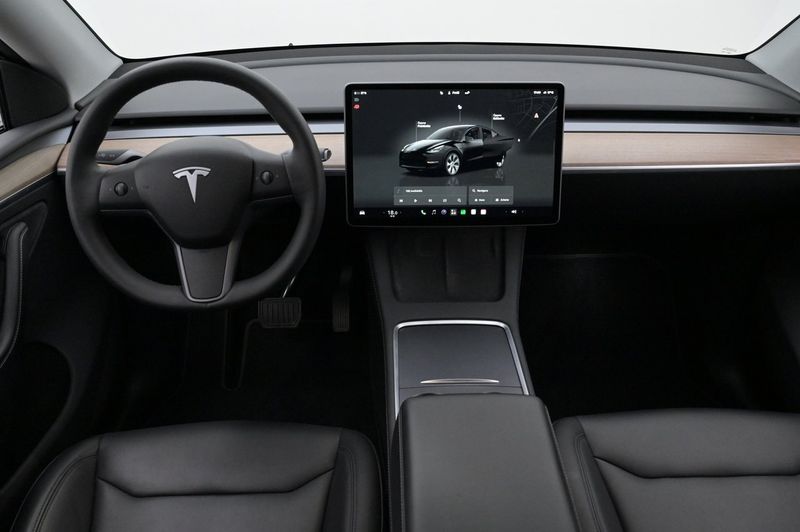 Tesla Model Y bild 6