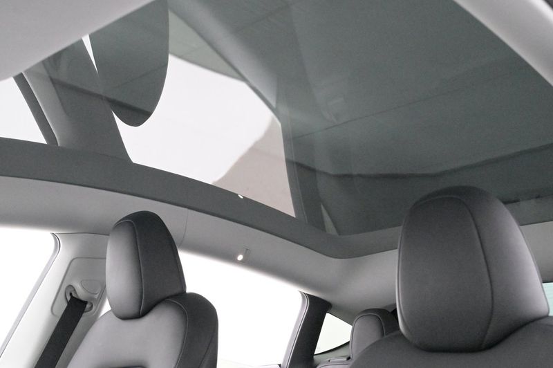 Tesla Model Y bild 20