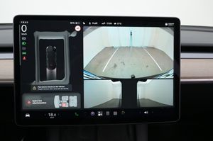 Tesla Model Y bild 16