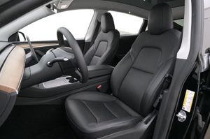 Tesla Model Y bild 8
