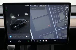 Tesla Model Y bild 18