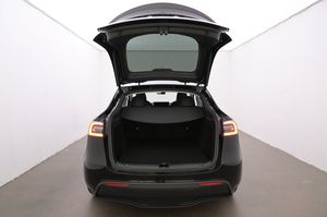 Tesla Model Y bild 23