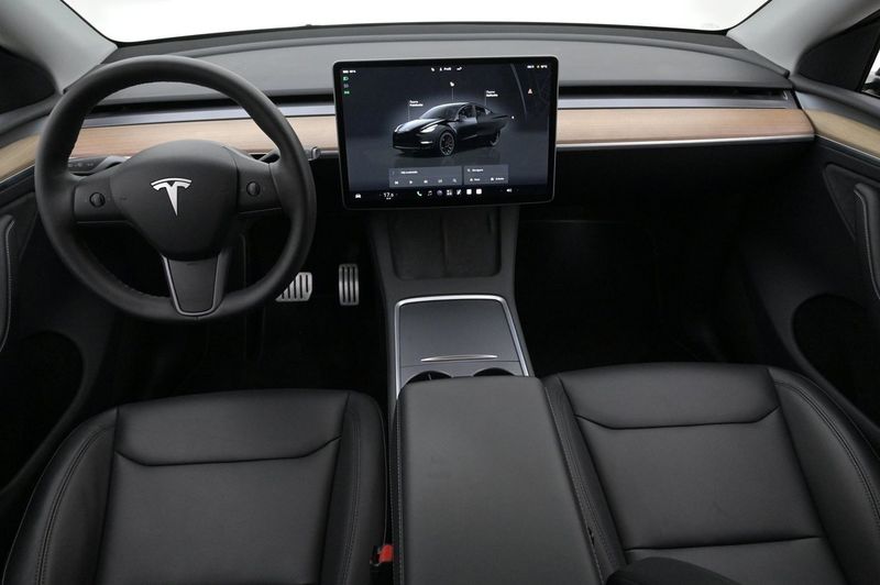 Tesla Model Y bild 6