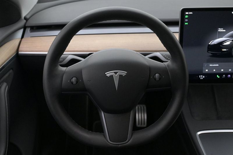 Tesla Model Y bild 7