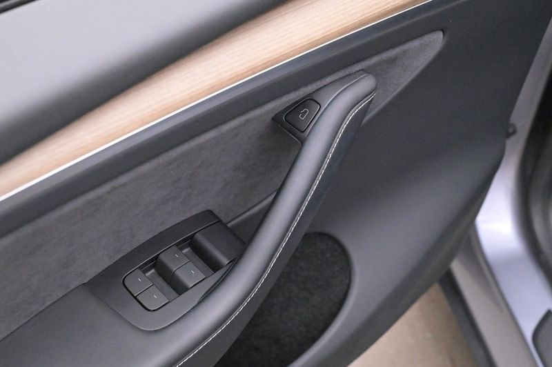 Tesla Model Y bild 10