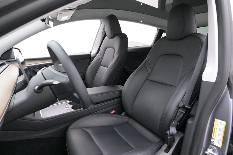 Tesla Model Y bild 9