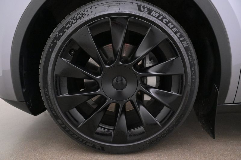 Tesla Model Y bild 27