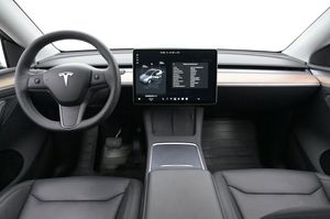 Tesla Model Y bild 6
