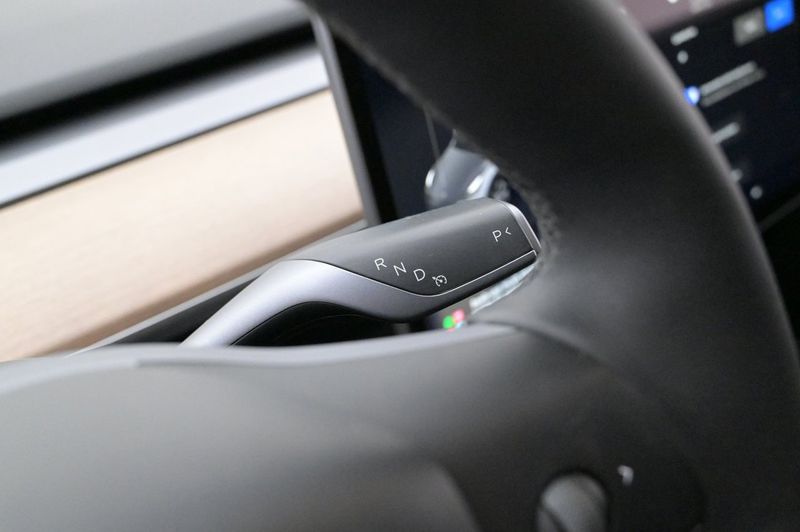 Tesla Model Y bild 8