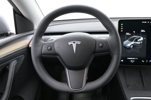 Tesla Model Y bild 7