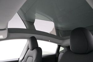 Tesla Model Y bild 24