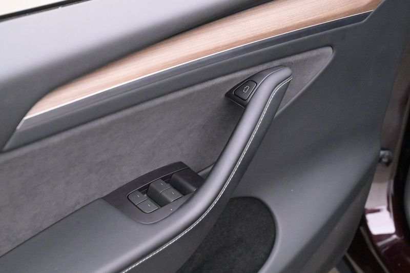 Tesla Model Y bild 10