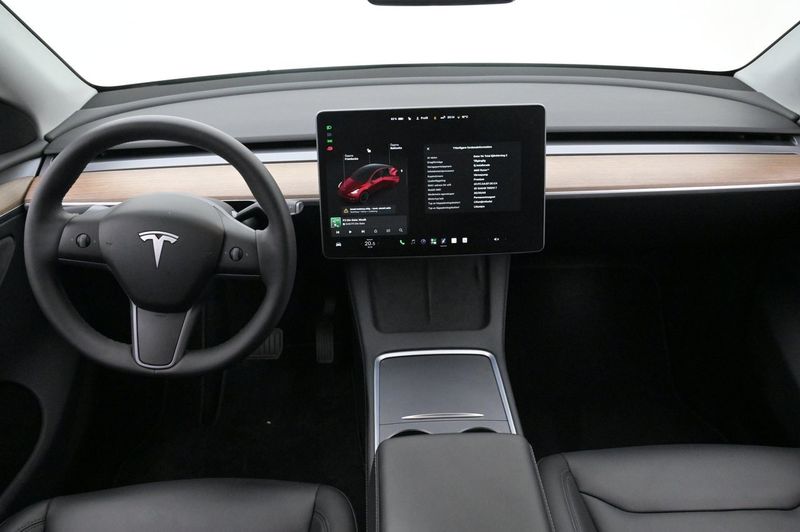 Tesla Model Y bild 6