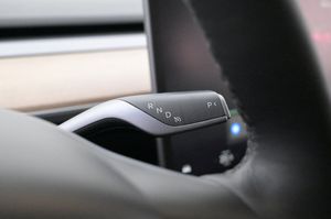 Tesla Model Y bild 8