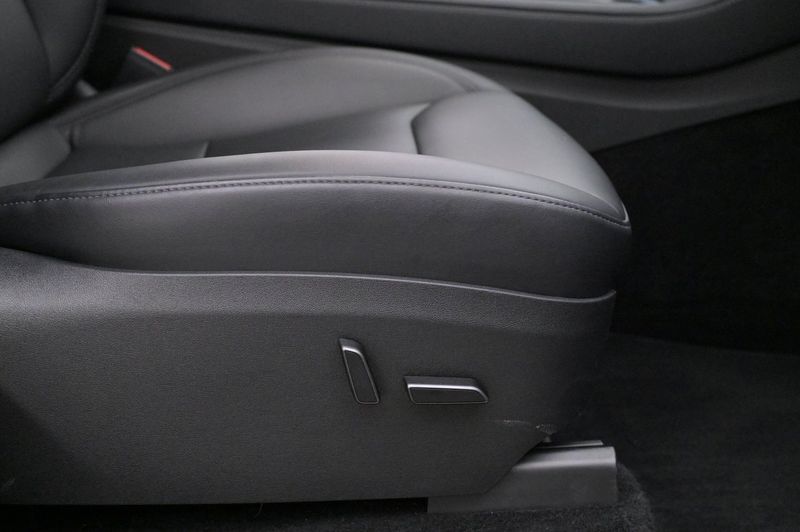 Tesla Model Y bild 13
