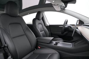 Tesla Model Y bild 12
