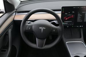 Tesla Model Y bild 7