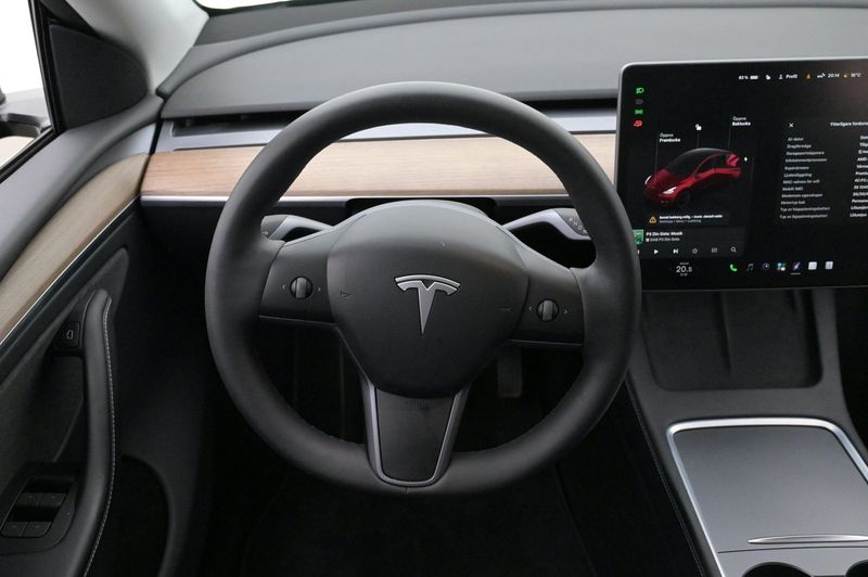 Tesla Model Y bild 7