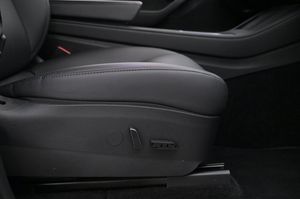 Tesla Model Y bild 12