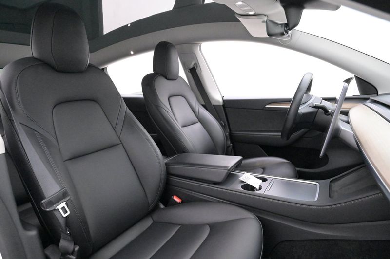 Tesla Model Y bild 11