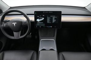 Tesla Model Y bild 6