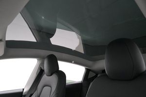 Tesla Model Y bild 24